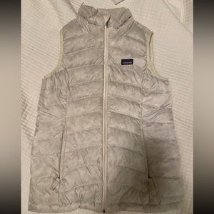Girls Patagonia cream colored vest